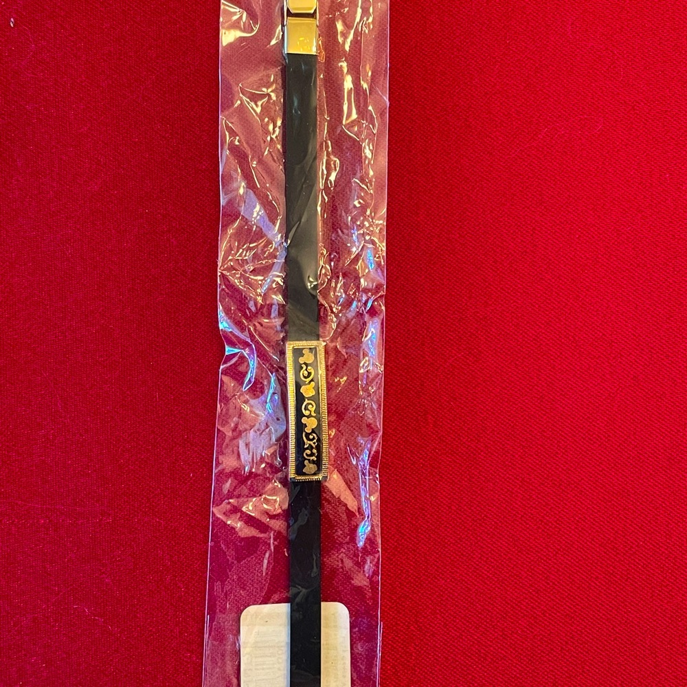 New in package Anframa bracelet sold at Disney in Arribas Brothers store.